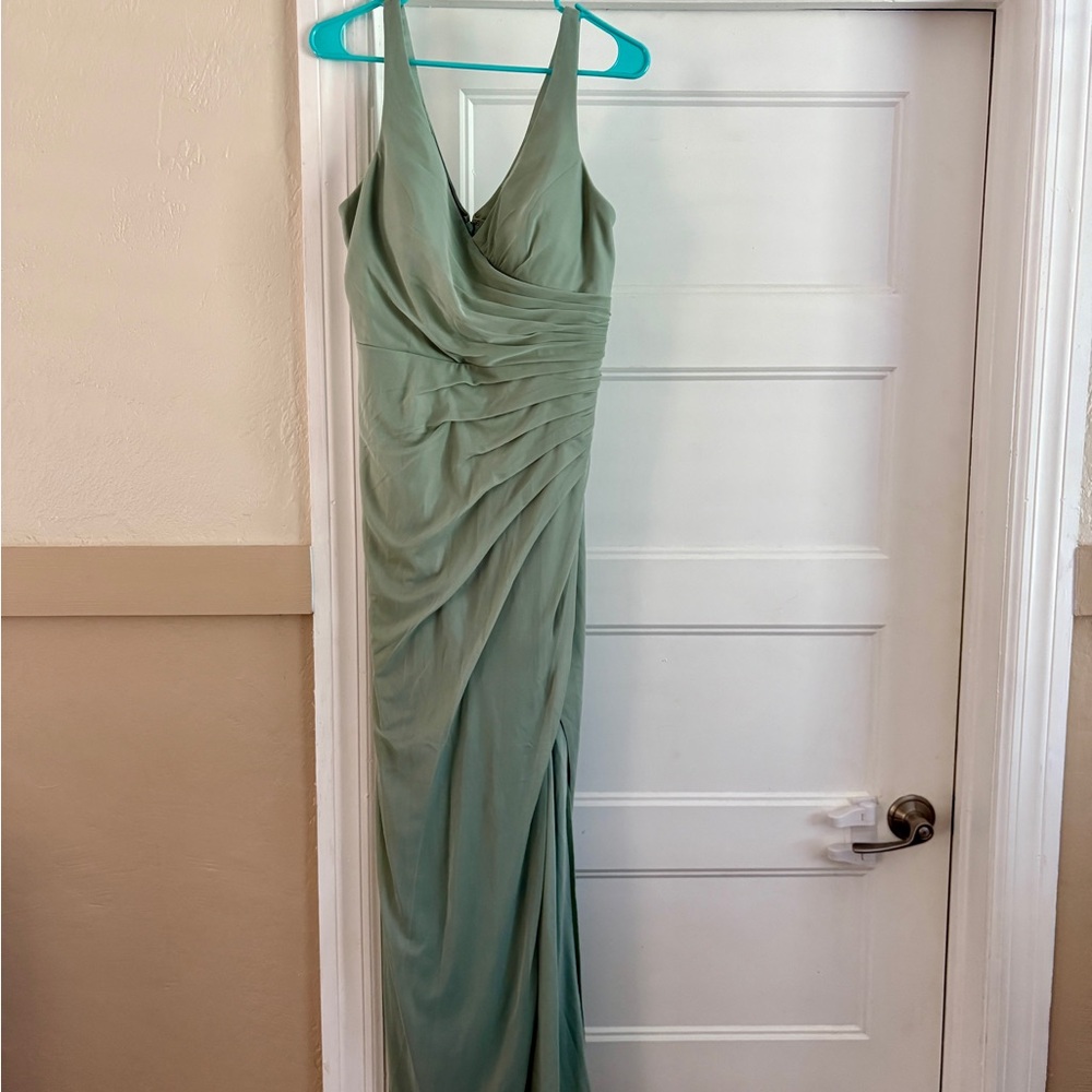 Elegant Green Evening Gown